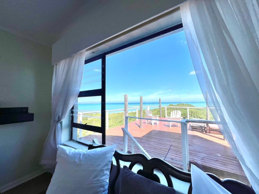 5 Bedroom Property for Sale in Paradise Beach Eastern Cape